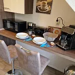 Exklusives Und Helles Dachgeschoss-apartment No 1 Im Zentrum Von Kassel, Schnelles 1gbit Internet, Geschirrspueler, Boxspringbetten * Kassel