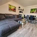 Apartamento Exklusives Und Helles Dachgeschoss-apartment No 1 Im Zentrum Von Kassel, Schnelles 1gbit Internet, Geschirrspüler, Boxspringbetten
