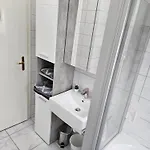 Apartament Exklusives Und Helles Dachgeschoss-apartment No 1 Im Zentrum Von Kassel, Schnelles 1gbit Internet, Geschirrspueler, Boxspringbetten Kassel