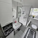 Exklusives Und Helles Dachgeschoss-apartment No 1 Im Zentrum Von Kassel, Schnelles 1gbit Internet, Geschirrspueler, Boxspringbetten