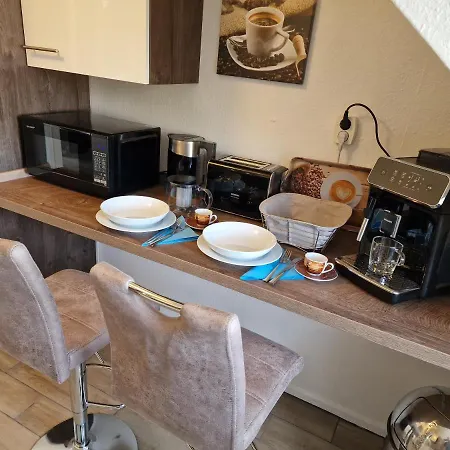 Exklusives Dachgeschoss-apartment: Zentrales Mit Highspeed-internet * Kassel