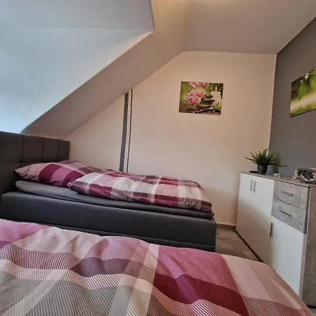 Exklusives Und Helles Dachgeschoss-apartment No 1 Im Zentrum Von Kassel, Schnelles 1gbit Internet, Geschirrspueler, Boxspringbetten Appartement Kassel