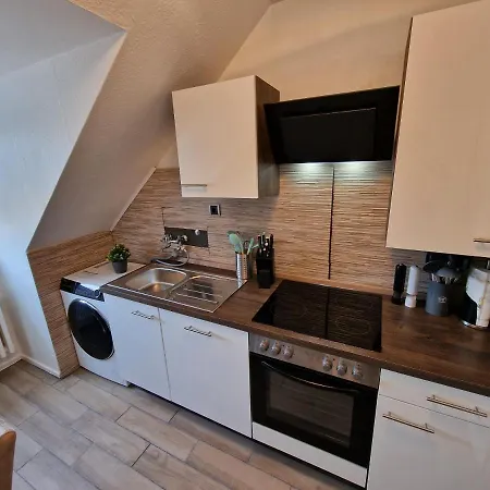 Appartement Exklusives Und Helles Dachgeschoss-apartment No 1 Im Zentrum Von Kassel, Schnelles 1gbit Internet, Geschirrspueler, Boxspringbetten Kassel