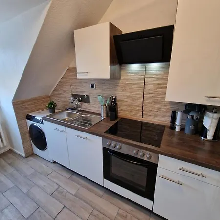 Exklusives Dachgeschoss-apartment: Zentrales Mit Highspeed-internet * Kassel