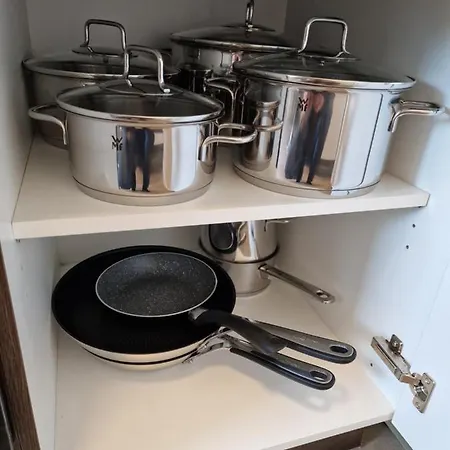Exklusives Dachgeschoss-apartment: Zentrales Mit Highspeed-internet Apartment Kassel