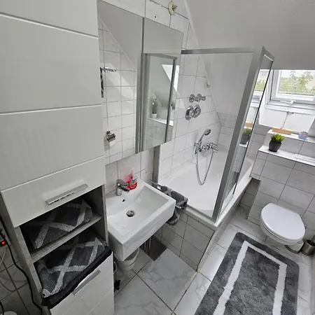 Exklusives Dachgeschoss-apartment: Zentrales Mit Highspeed-internet