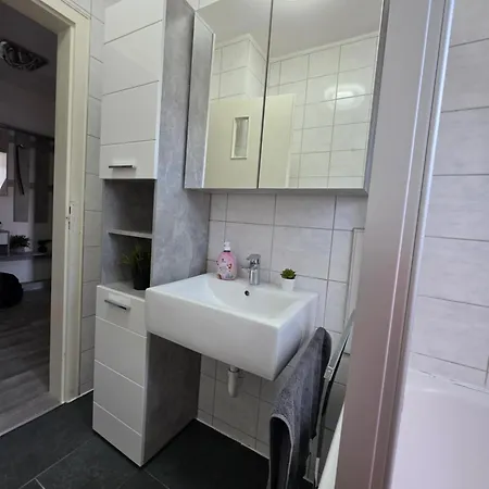 Exklusives Und Helles Dachgeschoss-apartment No 1 Im Zentrum Von Kassel, Schnelles 1gbit Internet, Geschirrspueler, Boxspringbetten * Kassel