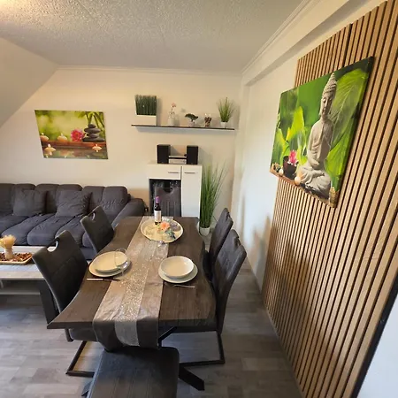 Exklusives Dachgeschoss-apartment: Zentrales Mit Highspeed-internet