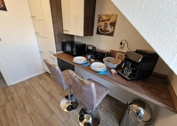 Lägenhet Exklusives Und Helles Dachgeschoss-apartment No 1 Im Zentrum Von Kassel, Schnelles 1gbit Internet, Geschirrspueler, Boxspringbetten Kassel