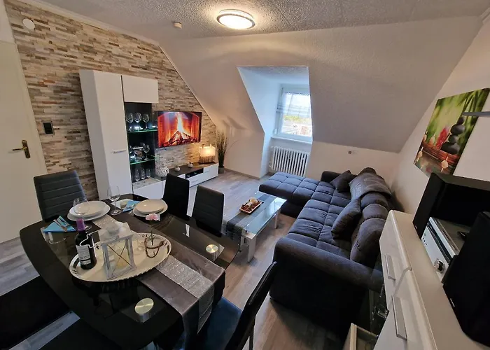 Lägenhet Exklusives Und Helles Dachgeschoss-apartment No 1 Im Zentrum Von Kassel, Schnelles 1gbit Internet, Geschirrspueler, Boxspringbetten *