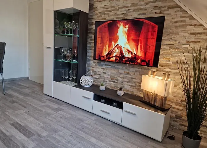 Lägenhet Exklusives Und Helles Dachgeschoss-apartment No 1 Im Zentrum Von Kassel, Schnelles 1gbit Internet, Geschirrspueler, Boxspringbetten