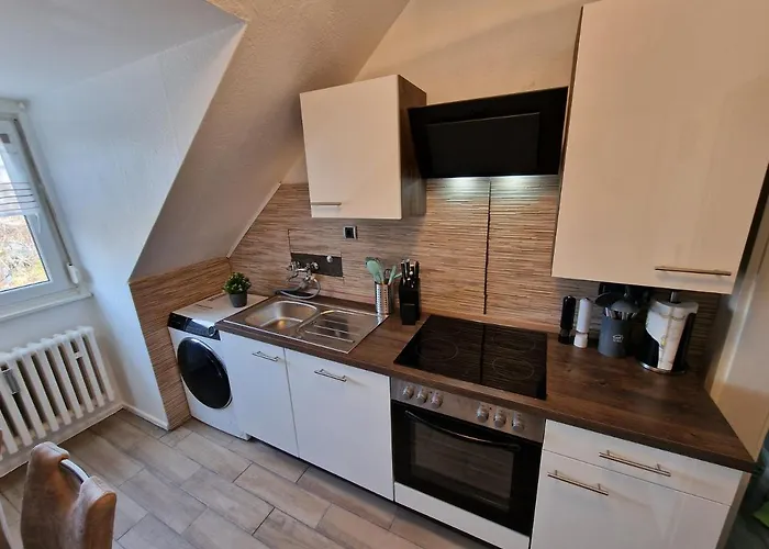 Lägenhet Exklusives Und Helles Dachgeschoss-apartment No 1 Im Zentrum Von Kassel, Schnelles 1gbit Internet, Geschirrspueler, Boxspringbetten Kassel