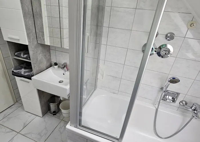 Exklusives Und Helles Dachgeschoss-apartment No 1 Im Zentrum Von Kassel, Schnelles 1gbit Internet, Geschirrspüler, Boxspringbetten *