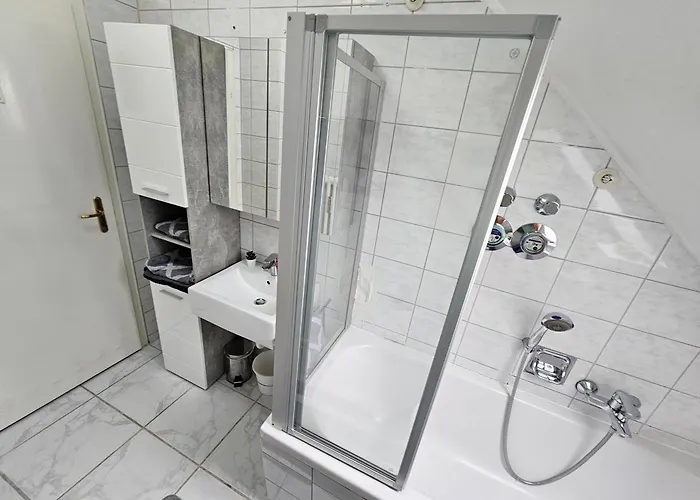 Exklusives Und Helles Dachgeschoss-apartment No 1 Im Zentrum Von Kassel, Schnelles 1gbit Internet, Geschirrspueler, Boxspringbetten